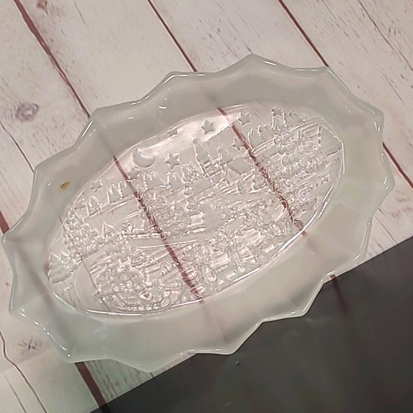 Christmas Scene Santa Claus Reindeer Nighttime Etched Frosted Glass Pie  Platter - Picture 10 of 14